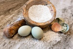 oua de gaini folosite ca ingrasamant pentru pamant